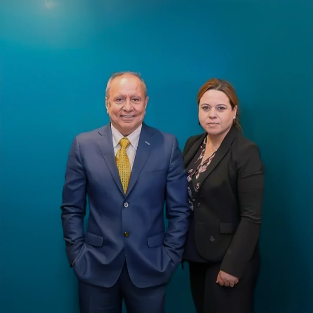 Imagen que muestra a los representantes de Eagle Law Firm y Grupo Palos Garza, destacando la colaboración y alianza estratégica para ofrecer soluciones legales integrales.